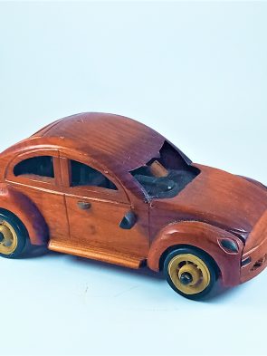 décoration de voiture en bois