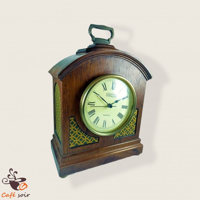 horloge ancienne en bois